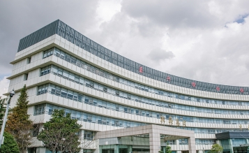 嘉興綜合保稅區興業路東側、大橋港南側、東巡邏通道西側、區和路北側。